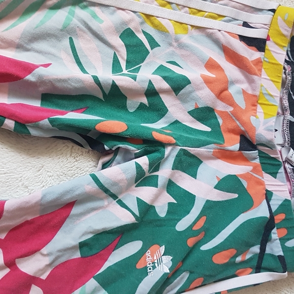 Multi colour leaf print adidas pants + free item - Picture 1 of 2